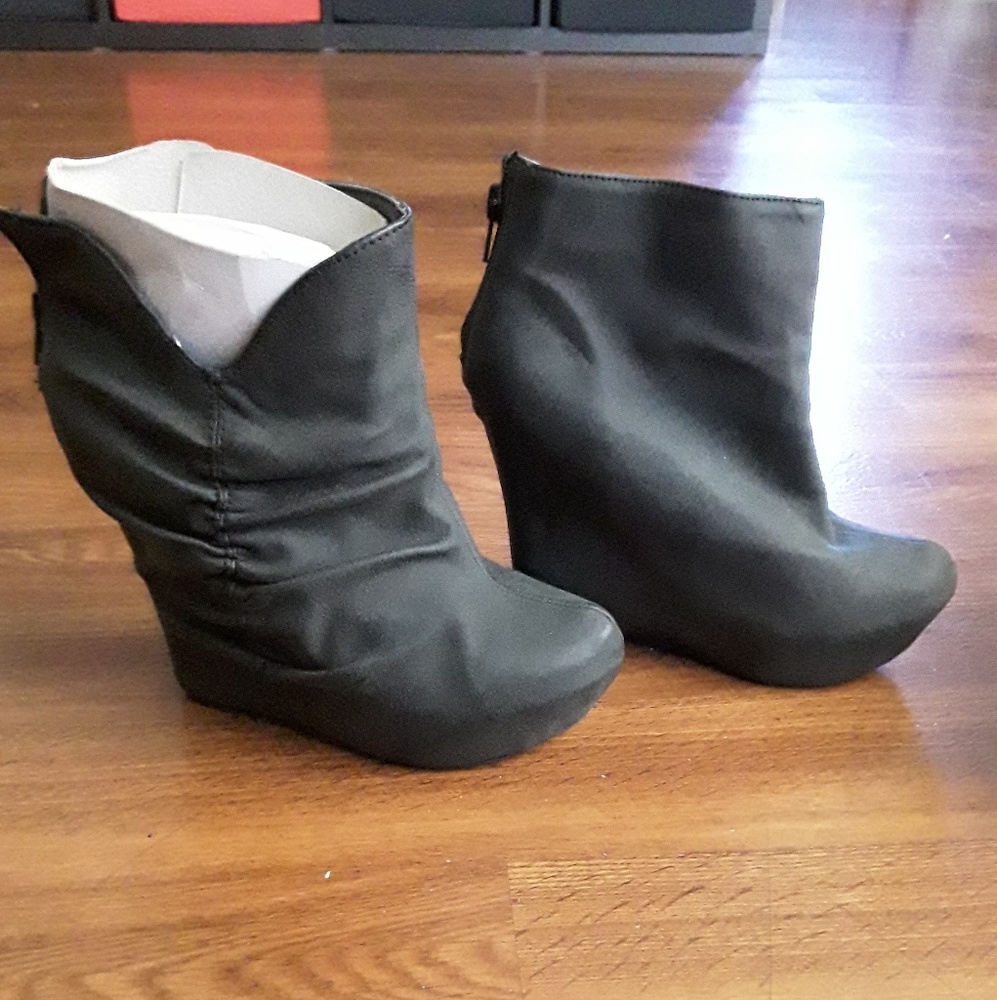 Wedge heels
